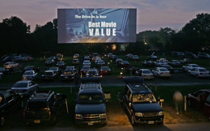 movie theater in paramount california