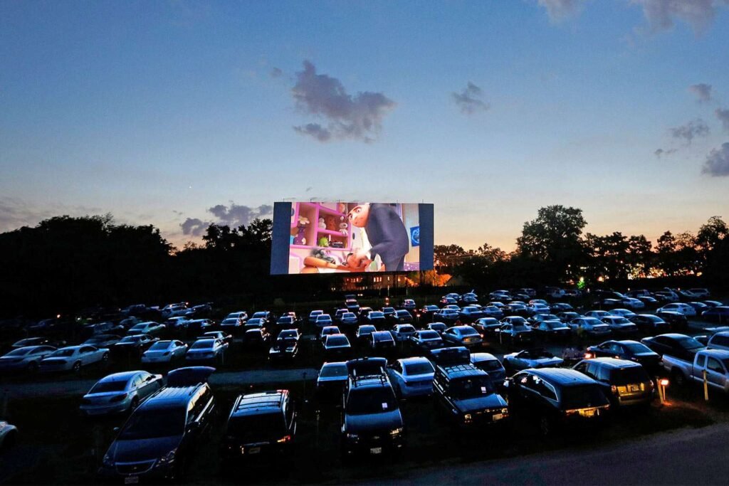 movie theater in paramount california