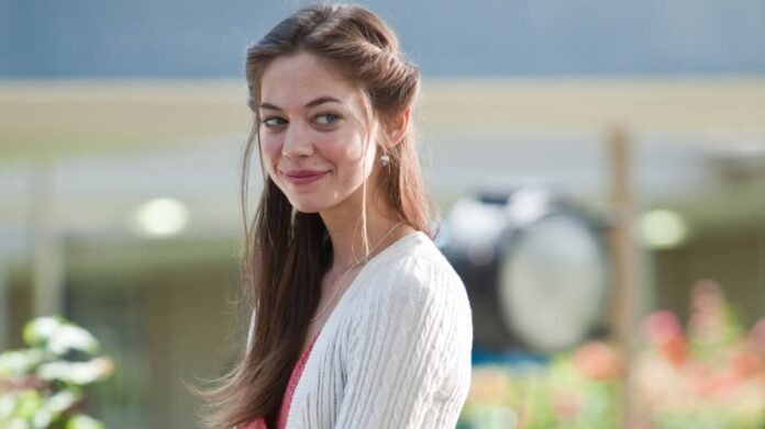 what movies has analeigh tipton been in