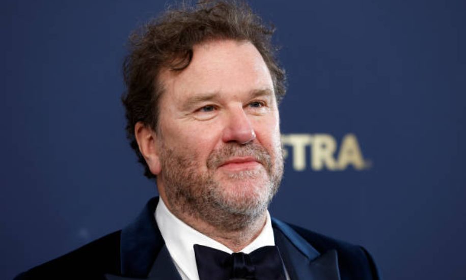 Douglas Hodge