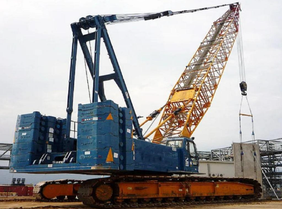 Why Mobile Cranes Work Better in Tight Spaces